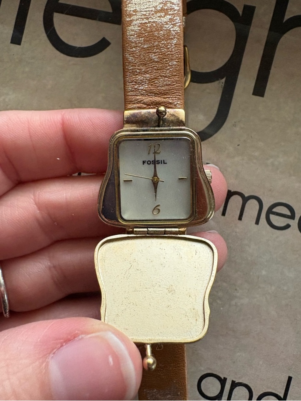 Fossil Leather Watch (Kiss-Lock Purse Design) - Picture 5 of 7